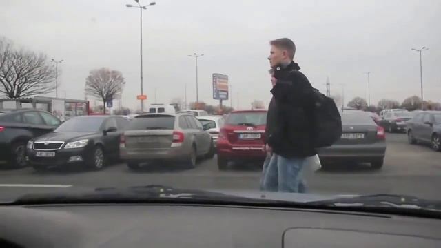 Вот так людей надо пугать:D ||So people should be scare :D|| смотреть онлайн