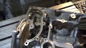 AUDI AUK V6 3.2...гильзуем одну сторону..