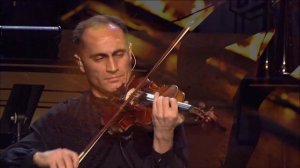 Сыграй мне, что-нибудь скрипач
Музыка, исполнение Евгений Бобков, стихи Борис Прахов