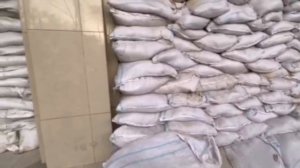 «Мешки с песком идеальны для защиты от осколков снарядов. И с этой задачей они справляются. Кстати,