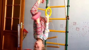 Упражнения на кольцах в 4 года :)