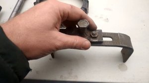 Съемник для лëгкого снятия бензонасоса.