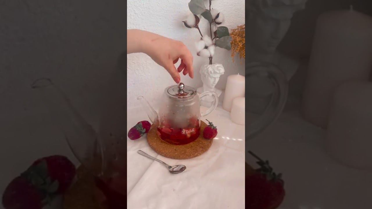 Клубничный чай, как напоминание о лете