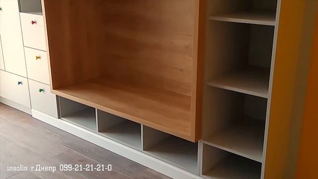 Большой шкаф в детскую (EGGER Дуб небраска натуральный H3331 и U708 Серый) смотреть онлайн