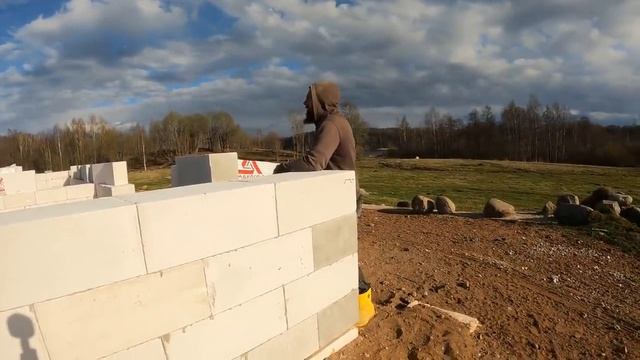 СТРОЙКА ДОМА 12 НА 12 В ОДНИ РУКИ. ХУТОР ЗАГАЙКИ смотреть онлайн