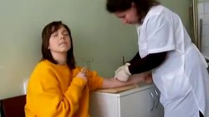 Девочка упала в обморок