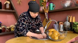 RELAXING VILLAGE LIFE | INIMITABLE HEDGEHOG SALAD | COOKING WITH GRANDMA AND HER FAMILY