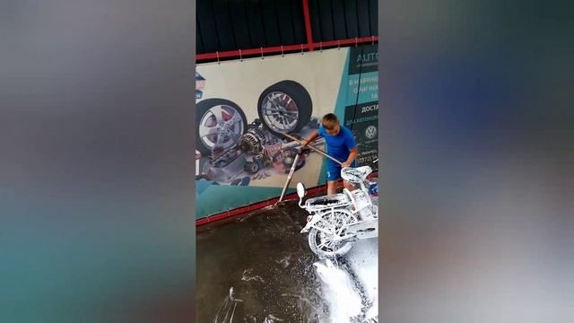 Мойка велосипеда дальше будет интересно! Первое видео смотреть онлайн