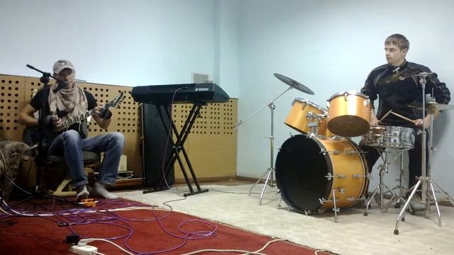 Чиж - Вечная молодость (Кавер на кастрюлях) смотреть онлайн