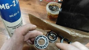 Перед тем как поменять подшипники мотор колеса сделай с новыми это