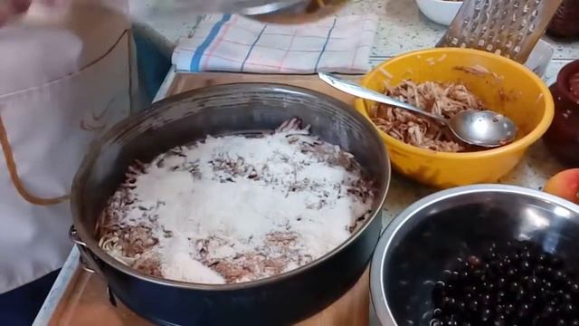 Насыпной пирог с яблоками и смородиной!( Пирог три стакана)