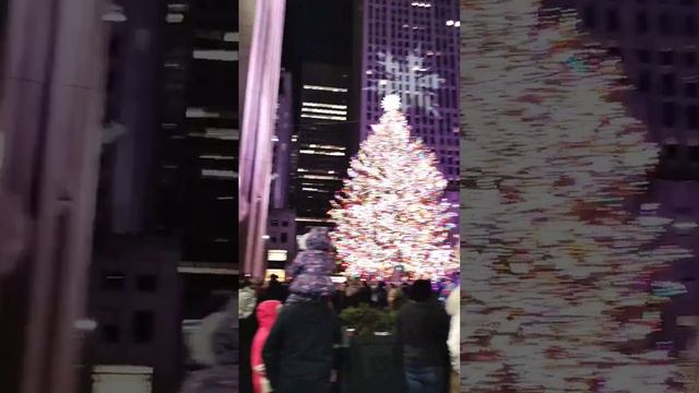 Enjoying Christmas Eve at Rockefeller center in New York City...#newyork #usa #holidays..