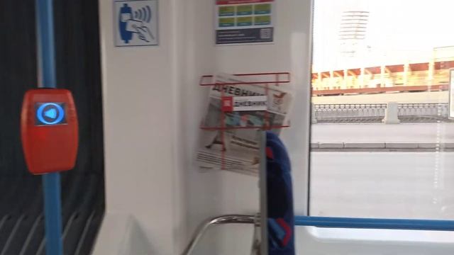 Трамвай «Достоевский» следует по Тучкову мосту на Васильевский остров (19.11.23) смотреть онлайн