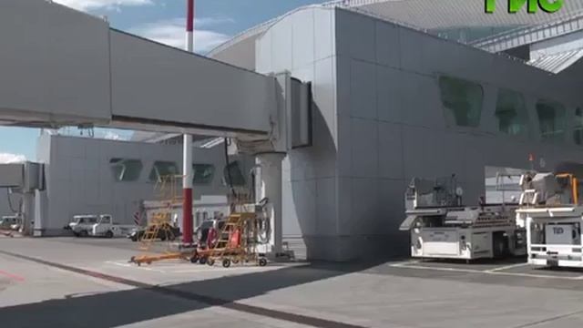 Водяная арка - уникальная традиция в гражданской авиации смотреть онлайн