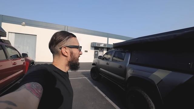 Installing the Alu-Cab 3.1 Rooftop Tent And 270 Shadow Awning | Toyota Tacoma смотреть онлайн