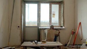 Установка подоконника в оконный проём с балконной дверью