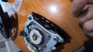 Замена передней ступицы на Škoda Octavia A7. Замена шильдика на руле Mazda 3 BL.