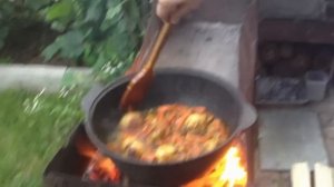 Плов из курицы на открытом огне.mov