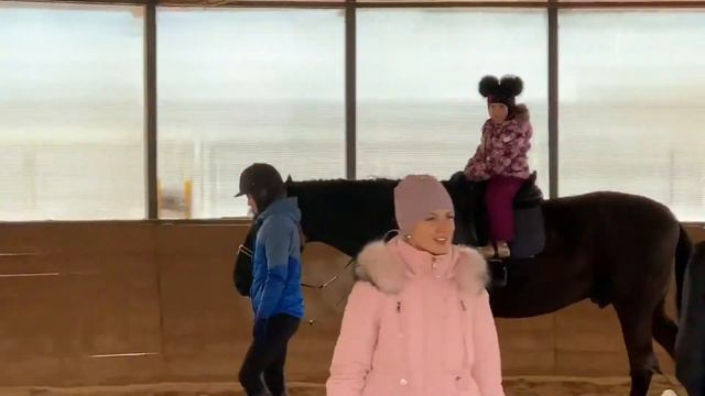 Катание на лошадях в Горках Ленинских