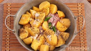 Чанахи с баклажанами и курицей в казане по-грузински