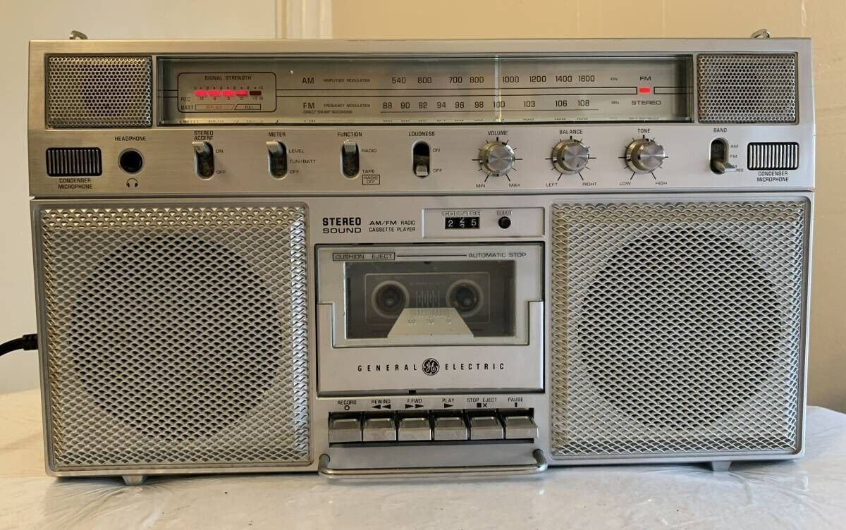 General Electric GE 3-5254a AM FM-радио Кассетный магнитофон Стерео бумбокс-Тайвань-1981-1982-год