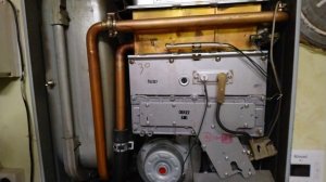 Газовый котел Ринай в процессе работы повышается давление.