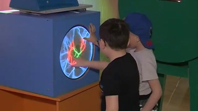 Выставка "Цвет и свет" в "Экспериментарии" смотреть онлайн