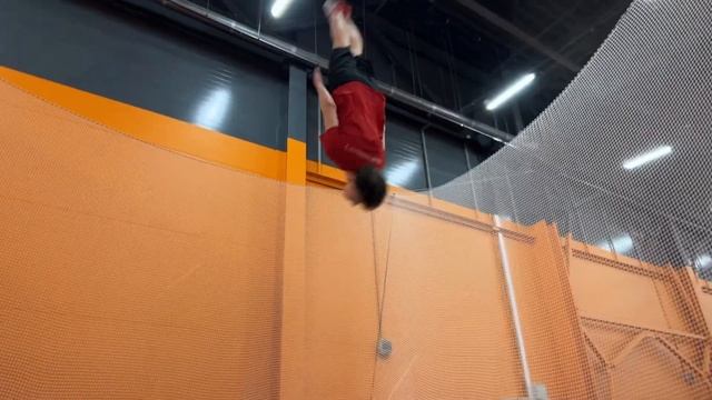 Тренер Европейского Гимнастического Центра Марченко Егор смотреть онлайн