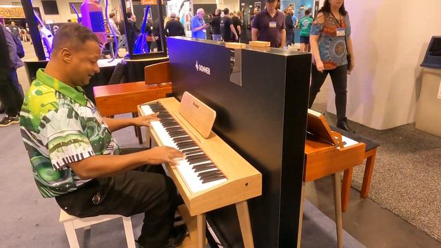 Kris Nicholson Test Drives the Donner DDP-60 Digital Piano at Namm 2023 смотреть онлайн
