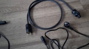 Влияет или нет сетевой провод на звук?