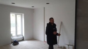 Обзор ремонта 2х-этажного дома в процессе. Работает несколько строительных бригад. Косяки...