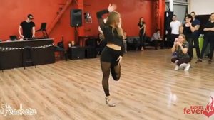 Dance Monkey Девушка танцует, ссылка в описании???