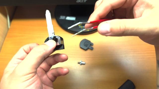 Установка пружины при замене корпуса выкидного ключа на Mazda смотреть онлайн