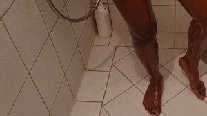 ROSE OIL SCENT SHOWER ROUTINE | SHAVING WITH DOVE SHOWER MOUSSE AND HONEY SOAP, FEMININE HYGIENE