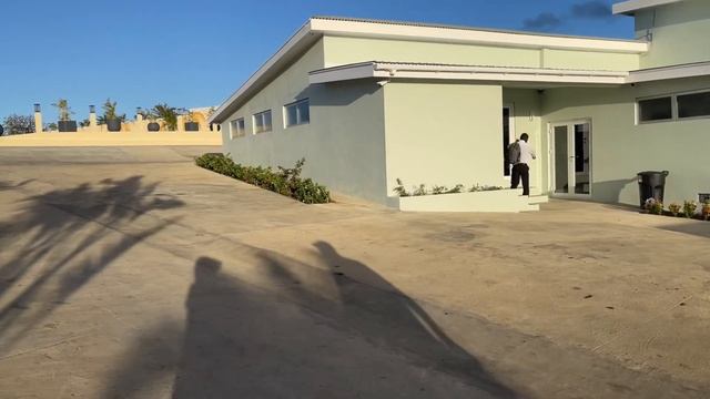 Inside the LAVUE HOTEL смотреть онлайн