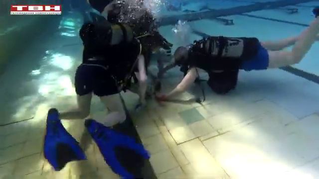 Подводный хоккей среди СМИ смотреть онлайн