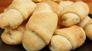 Рогалики дрожжевые с ореховой начинкой