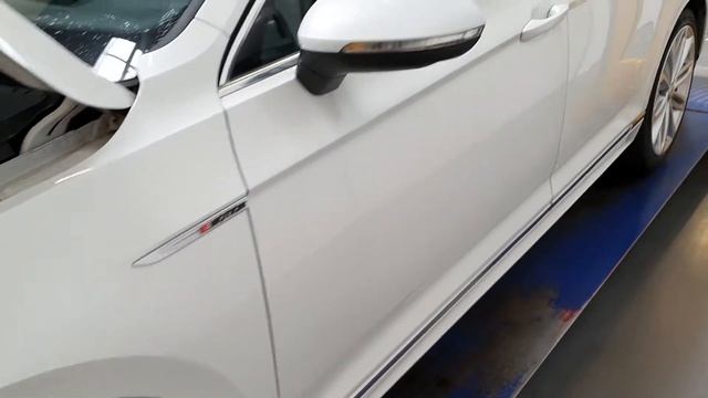 Volkswagen Passat 2 0 TFSI 4Motion смотреть онлайн