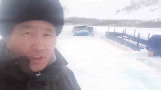 машины тонут на льду,куча машин провалилось под лёд смотреть онлайн