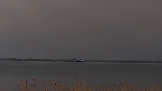 Самолёт амфибия БЕ - 200 "Альтаир" : набор воды для тушения пожаров в Курганской области. смотреть онлайн