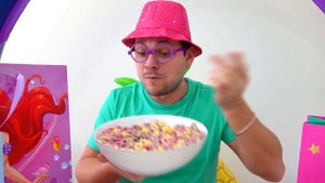 София и игры с Папой в Супергероев и игрушки Веселые истории для детей