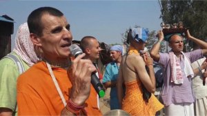 Вальмики дас. Удивительная история из жизни одного дня во Вриндаване группы Харинама тура