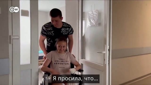 Медсестра Оксана Баландина из Лисичанска потеряла ноги, подорвавшись на российской мине смотреть онлайн