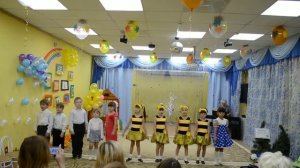 ПРАЗДНИК ОСЕНИ . ПЕСНЯ " СОБИРАЕМ КАРТОШКУ " . САДИК 130