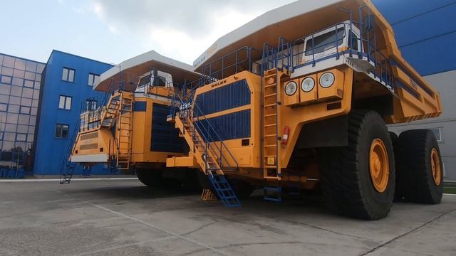 Завод БелАЗ.  Самый большой самосвал 450т. Экскурсия на завод. . Беларусь. Жодино.