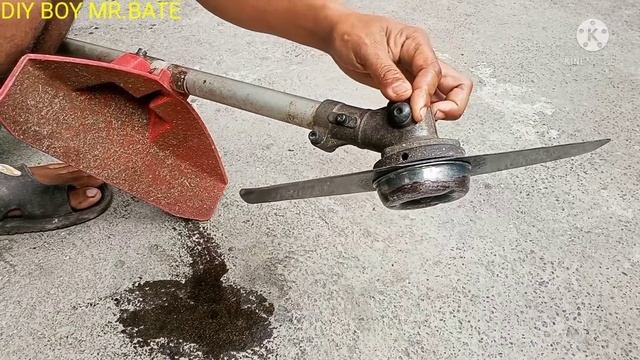 Honda GX35 Grass Cutter/Change Oil And Maintenance.