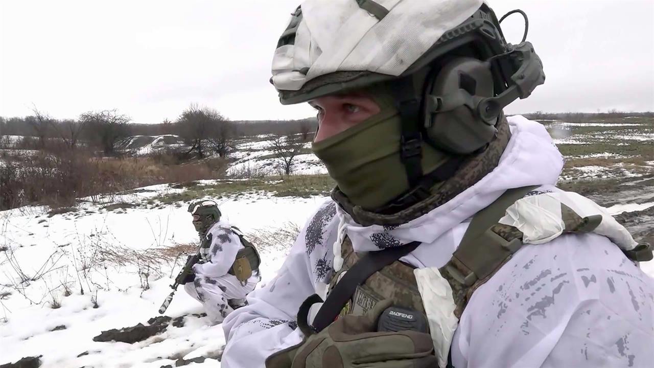 В репортаже Первого канала о том, как готовят операторов беспилотников и саперов