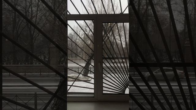 Не смотри на мир из за решетки смотреть онлайн