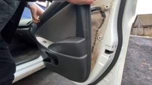 Замена штатных динамиков в Hyundai Solaris на DL Audio Barracuda 165.