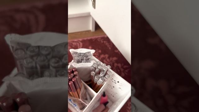 Обзор на мое рабочее место, и обещанный комод с небольшим количеством косметоса??✌️ смотреть онлайн
